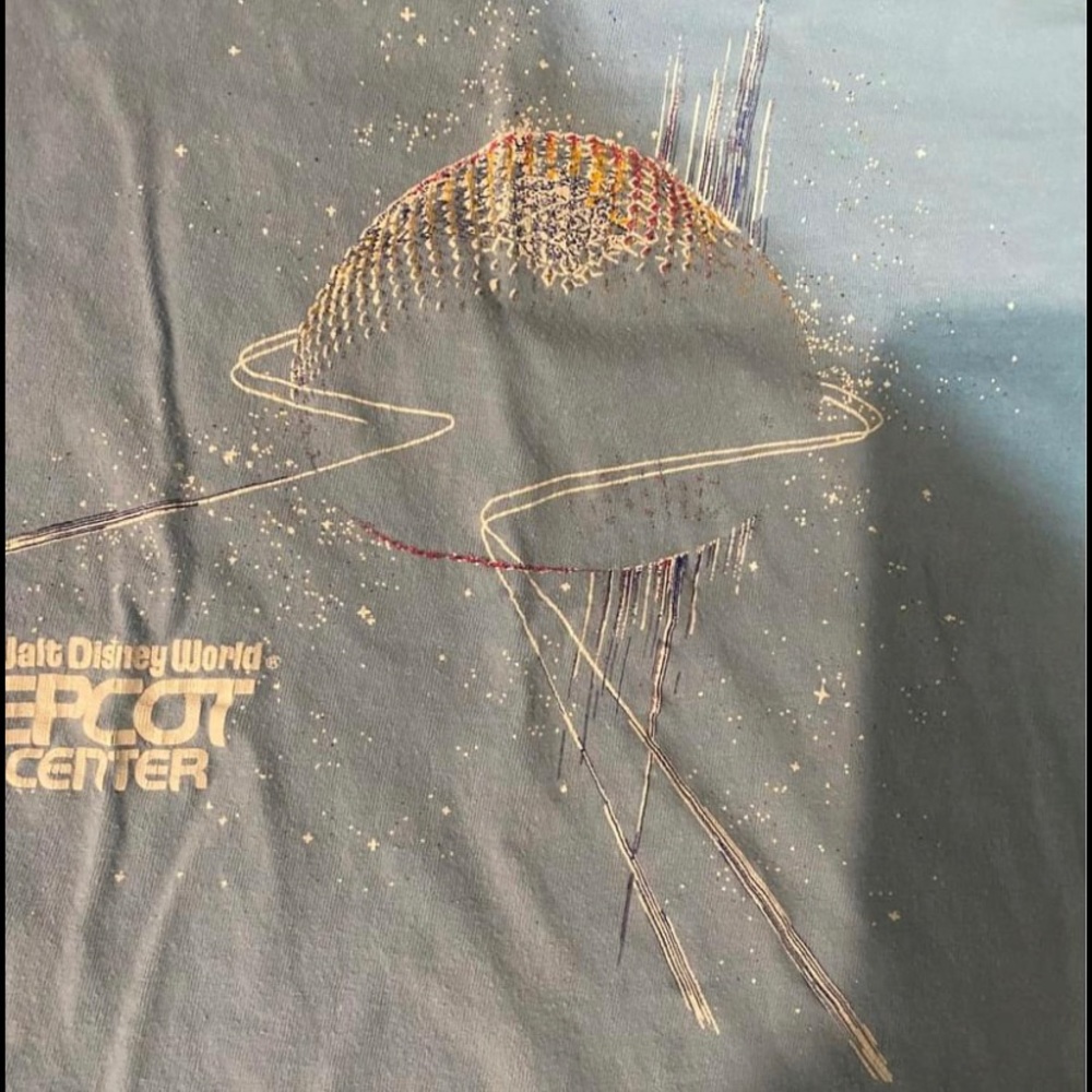 Vintage Walt Disney Epcot Center size M t shirt - Picture 2 of 3